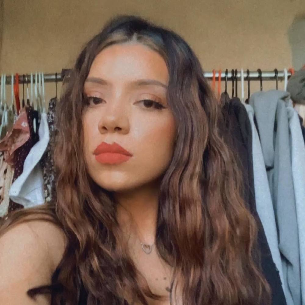 Meet your Posher, Alejandra